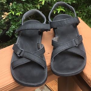 OluKai  Adjustable Fisherman Sandals Sz 10